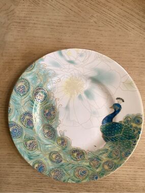Luncheon Peacock Lakshmi Gold Trim 8.75” Salad 222 Fifth Black Fine China Stamp